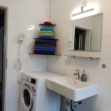 Virginie Nr 2 90qm Inclusive Balkon Und Privatem Parkplatz Apartment *