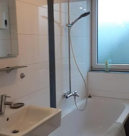 شقة - Geraeumige 95 Qm Mit Balkon