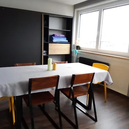 شقة - Geraeumige 95 Qm Mit Balkon