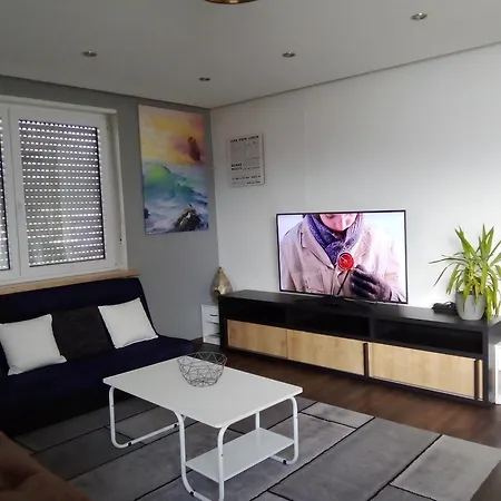 - Geraeumige 95 Qm Mit Balkon Apartamento