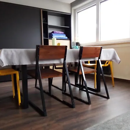 - Geraeumige 95 Qm Mit Balkon