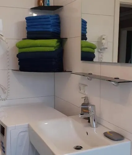 - Geraeumige 95 Qm Mit Balkon * Augsburg