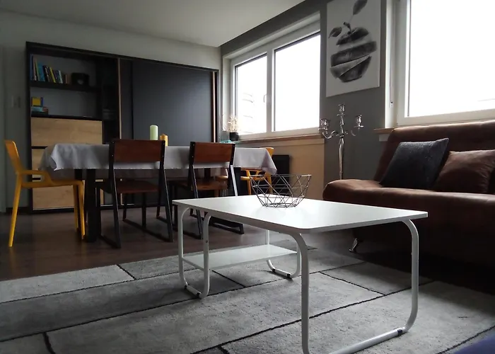 - Geraeumige 95 Qm Mit Balkon Augsburg