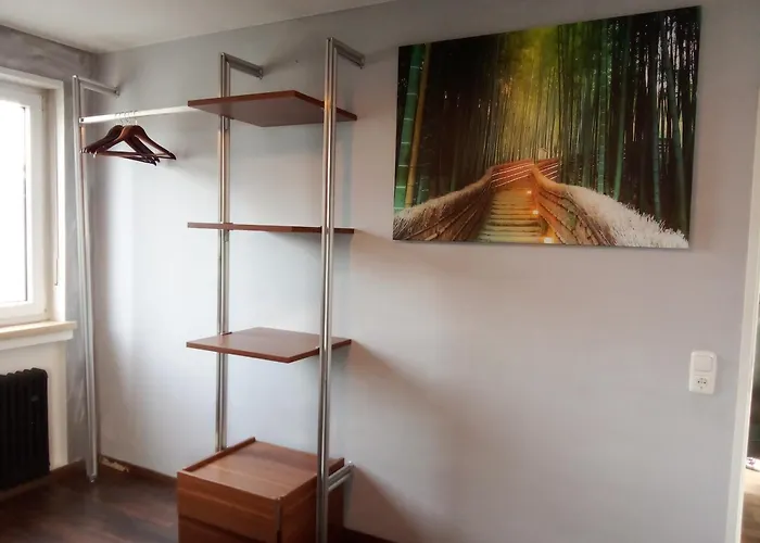 - Geraeumige 95 Qm Mit Balkon Daire